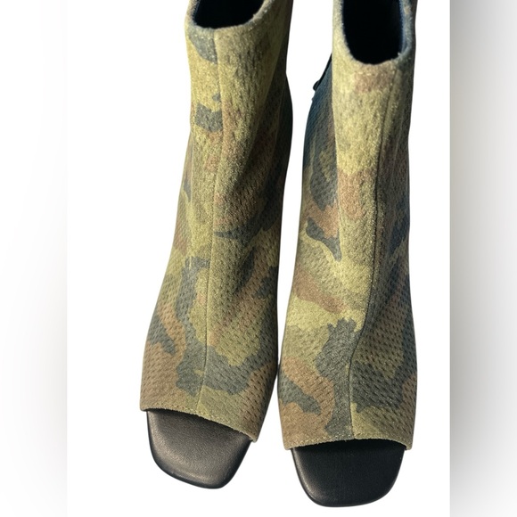 Sanctuary Rock It Camouflage Ankle Boots size 8 - Picture 7 of 8